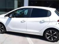 Usata Peugeot 208 Signature Sky 83 CV (61 kW) 2019 Bianco banquisa Utilitaria