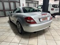 Usata Mercedes SLK200 163 CV (119 kW) 2006 Argento Cabrio