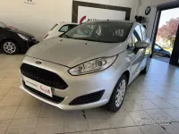 Usata Ford Fiesta 80 CV (58 kW) 2017 Grigio Utilitaria