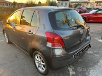 usata Toyota Yaris 1.0 benzina-2010