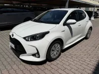 Usata Toyota Yaris 92 CV (67 kW) 2020 Bianco / pastello Utilitaria