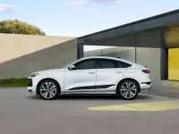 Nuova Audi Q6 Sportback e-tron Advanced 350 kW (476 CV) 2026 Bianco ghiacciaio metallizzato SUV