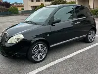 Usata Lancia Ypsilon 60 CV (44 kW) 2008 Nero Utilitaria