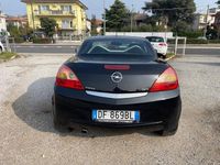 Usata Opel Tigra Sport 69 CV (50 kW) 2007 Nero Cabrio