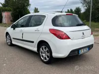 Usata Peugeot 308 Premium 98 CV (72 kW) 2011 Other Berlina