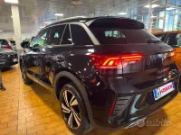 Usata VW T-Roc R-line 150 CV (110 kW) 2024 Deep black / perlato SUV