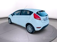 Usata Ford Fiesta Titanium 68 CV (50 kW) 2010 Bianco Berlina