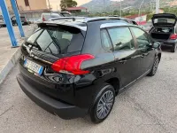 Usata Peugeot 2008 Active 99 CV (72 kW) 2016 Nero SUV