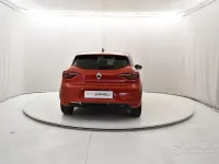 Usata Renault Clio V Techno 145 CV (106 kW) 2023 Giallo Berlina