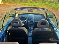 Usata VW New Beetle 75 CV (55 kW) 2003 Blu Utilitaria