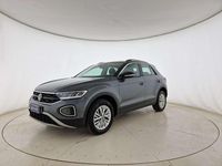 Usata VW T-Roc Life 150 CV (110 kW) 2024 Indium grey metallizzato nero SUV