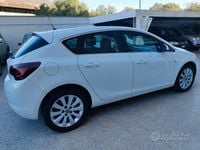 Usata Opel Astra Cosmo 110 CV (80 kW) 2010 Bianco Berlina