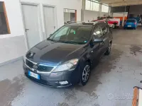Usata Kia Ceed LX 109 CV (80 kW) 2009 Grigio Utilitaria