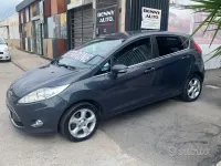 Usata Ford Fiesta 60 CV (44 kW) 2011 Grigio Berlina