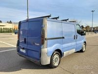 Usata Renault Trafic 101 CV (74 kW) 2002 Blu Monovolume