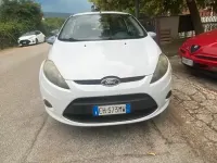 Usata Ford Fiesta 70 CV (51 kW) 2011 Bianco Berlina