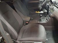 Usata VW Passat Comfortline 140 CV (102 kW) 2011 Nero Station wagon