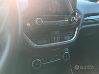 Begagnad Ford Fiesta ST-Line 125 HK (91 kW) 2022 Grå Halvkombi