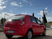 Gebraucht Dacia Sandero 75 PS (55 kW) 2010 Rot Limousine