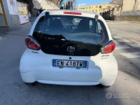 Usata Toyota Aygo 68 CV (50 kW) 2012 Bianco Utilitaria
