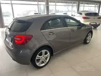 Usata Mercedes A180 Premium 136 CV (100 kW) 2014 Grigio Utilitaria