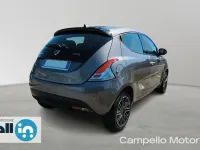 Usata Lancia Ypsilon Silver 69 CV (50 kW) 2023 Grigio pietra metallizzato Utilitaria