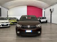 Usata Dacia Sandero Lauréate 75 CV (55 kW) 2017 Marrone Berlina