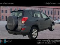 Usata Toyota RAV4 Sol 136 CV (100 kW) 2007 Grigio SUV