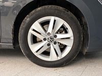 Usata VW Golf VIII Life 116 CV (85 kW) 2025 Grigio Berlina