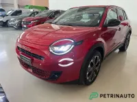Nuova Fiat 600 La Prima 136 CV (100 kW) 2025 Rosso passione pastello SUV