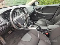 Usata Volvo V40 Plus 120 CV (88 kW) 2019 Nero Berlina