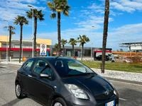 Usata Toyota Yaris Sol 69 CV (50 kW) 2010 Grigio Utilitaria