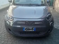 Usata Fiat 500e La Prima 86 kW (118 CV) 2021 Grigio Berlina