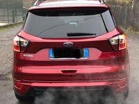 Usata Ford Kuga 120 CV (88 kW) 2018 Rosso SUV