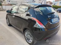 Usata Lancia Ypsilon Gold 95 CV (69 kW) 2012 Nero Utilitaria