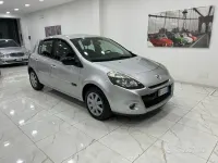 Usata Renault Clio 64 CV (47 kW) 2011 Grigio Utilitaria