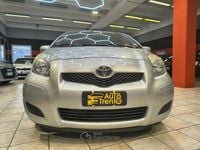 Usata Toyota Yaris Sol 101 CV (74 kW) 2010 Argento Utilitaria