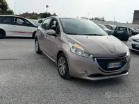 Usata Peugeot 208 Access 82 CV (60 kW) 2014 Grigio Utilitaria