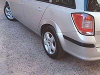 Usata Opel Astra Club 105 CV (77 kW) 2007 Argento Station wagon