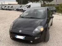 Usata Fiat Grande Punto Lounge 65 CV (47 kW) 2015 Nero Utilitaria