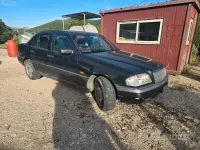 Usata Mercedes C220 95 CV (69 kW) 1995 Nero Berlina