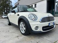 Usata Mini Cooper D 111 CV (81 kW) 2011 Bianco Utilitaria