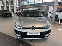 Usata VW Passat R-line 150 CV (110 kW) 2024 Dolomite silver Station wagon