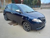 Usata Lancia Ypsilon 69 CV (50 kW) 2016 Blu Utilitaria