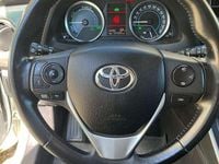 Usata Toyota Auris Hybrid Active 139 CV (102 kW) 2014 Bianco Berlina