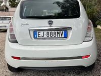 Usata Lancia Ypsilon 75 CV (55 kW) 2011 Bianco Utilitaria