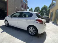 Usata Peugeot 208 Active 68 CV (50 kW) 2015 Other Utilitaria