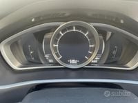 Usata Volvo V40 120 CV (88 kW) 2019 Grigio Berlina
