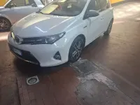 Usata Toyota Auris Hybrid Lounge 99 CV (72 kW) 2014 Berlina