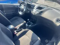 Usata Ford Fiesta Titanium 97 CV (71 kW) 2013 Grigio Coupé